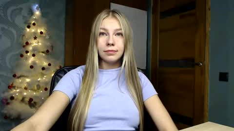 Snapshot of molli_and_tom chatting on 01-17-25, 12:31 Bitcoin 1P8NuZxsaNsQTx7wJJJ7Ao1mic4nvJPVLC online show from 01-17-25, 12:31