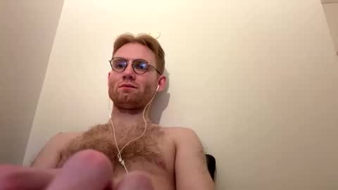 Snapshot of molliter chatting on 10-20-25, 11:38 molliter online show from 10-20-25, 11:38