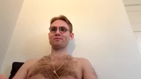 Snapshot of molliter chatting on 10-25-25, 03:18 molliter online show from 10-25-25, 03:18