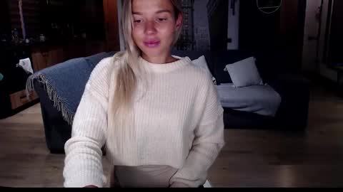 Molly online show from 11-20-25, 01:22