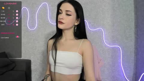 Molly - online show from 10-31-25, 05:19