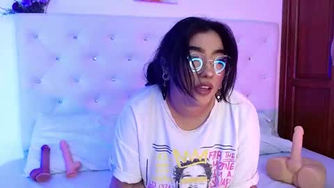 molly_curvyhot online show from 11-20-25, 02:50