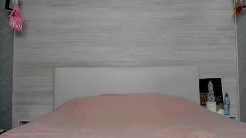 Molly Hunt online show from 09-15-25, 02:55