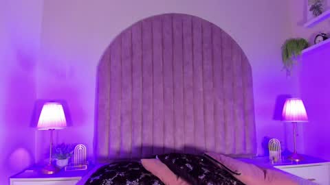 Snapshot of molly_jackson chatting on 12-24-24, 02:12 Molly Jackson online show from 12-24-24, 02:12