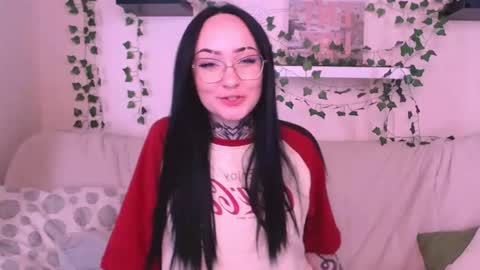 Snapshot of molly_kisss chatting on 09-14-25, 04:11 molly_kisss online show from 09-14-25, 04:11