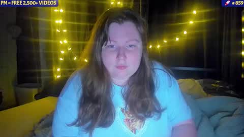 Snapshot of molly_moons chatting on 11-27-25, 04:25 molly_moons online show from 11-27-25, 04:25