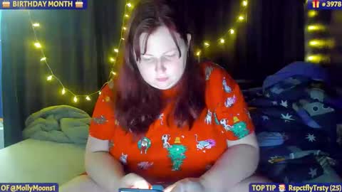 Snapshot of molly_moons chatting on 12-04-25, 11:57 molly_moons online show from 12-04-25, 11:57