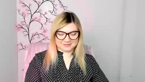 Molly online show from 01-06-26, 12:53