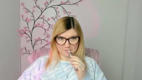 Molly online show from 02-18-26, 12:34