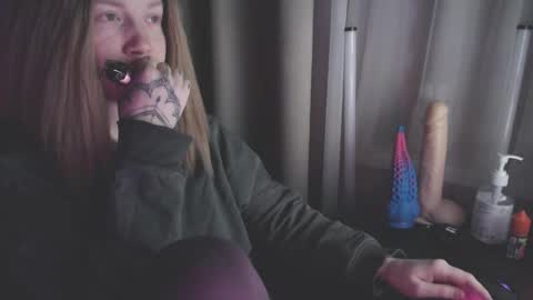 I have new photos come and see with love Molly online show from 01-16-25, 03:45