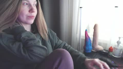 I have new photos come and see with love Molly online show from 01-17-25, 10:11