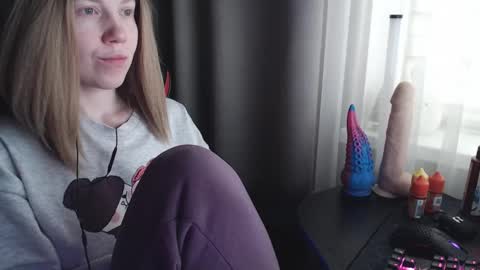 I have new photos come and see with love Molly online show from 02-14-25, 07:49