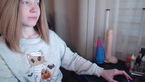I have new photos come and see with love Molly online show from 02-23-25, 03:08