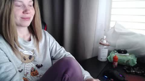 I have new photos come and see with love Molly online show from 10-11-25, 10:47