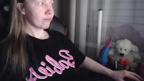 Snapshot of molly_royse chatting on 02-05-26, 02:33 I have new photos come and see with love Molly online show from 02-05-26, 02:33