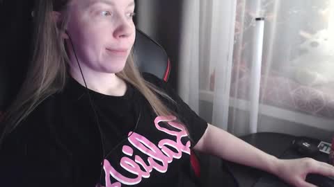 Snapshot of molly_royse chatting on 02-19-26, 07:48 I have new photos come and see with love Molly online show from 02-19-26, 07:48