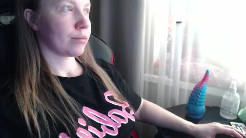 Snapshot of molly_royse chatting on 03-06-26, 08:33 I have new photos come and see with love Molly online show from 03-06-26, 08:33