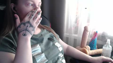 Snapshot of molly_royse chatting on 03-21-26, 08:52 I have new photos come and see with love Molly online show from 03-21-26, 08:52