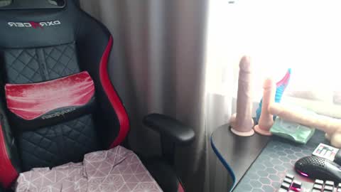 Snapshot of molly_royse chatting on 04-11-26, 07:45 I have new photos come and see with love Molly online show from 04-11-26, 07:45