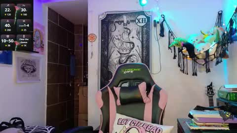 Molly online show from 12-16-25, 06:40