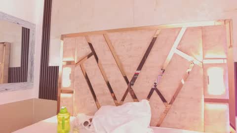 Snapshot of molly_sweetee chatting on 10-10-25, 01:48 Yuli online show from 10-10-25, 01:48