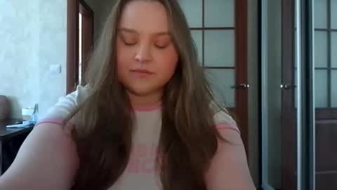 Snapshot of mollyas chatting on 09-22-25, 10:50 Alice online show from 09-22-25, 10:50
