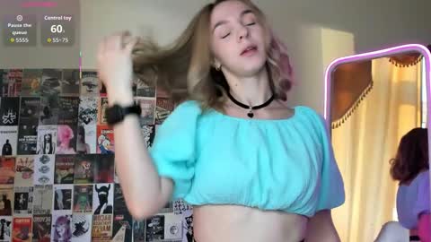 Molly online show from 09-21-25, 01:29