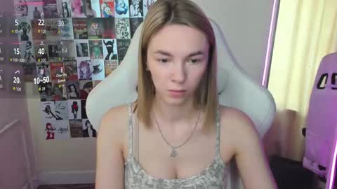 Molly online show from 09-27-25, 01:10
