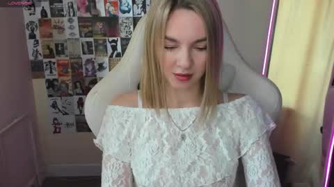 Molly online show from 09-30-25, 01:21