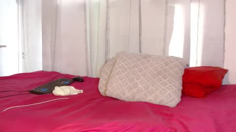  MOLLY  GUNSG online show from 12-28-24, 08:58