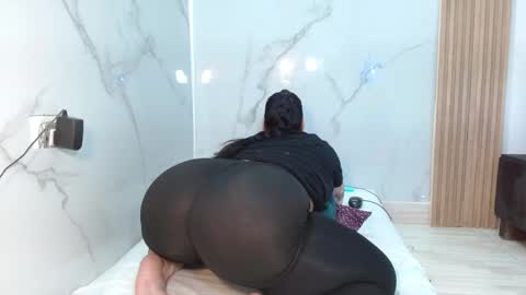  MOLLY  GUNSG online show from 03-10-25, 10:55