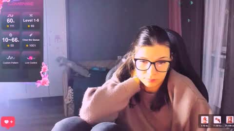 Snapshot of mollylollipop20 chatting on 01-13-26, 02:06 KIRA online show from 01-13-26, 02:06