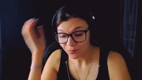 Snapshot of mollylollipop20 chatting on 01-16-26, 06:56 KIRA online show from 01-16-26, 06:56