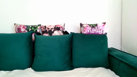 Snapshot of mollymosley chatting on 09-19-25, 06:04 Molly online show from 09-19-25, 06:04