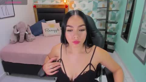 MOLLY online show from 10-11-25, 07:12