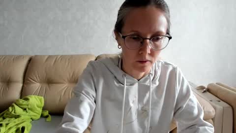 AngelMomm online show from 02-16-25, 10:54