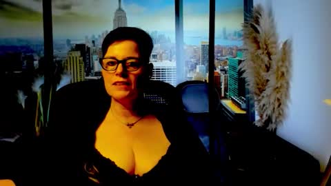 MollySun Nina Randmann online show from 11-17-25, 08:25