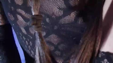 mollyycrystal online show from 10-30-25, 07:32