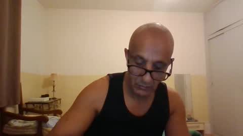 moment71200 online show from 11-16-25, 10:54