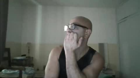 moment71200 online show from 11-18-25, 12:31