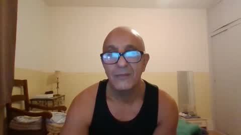 moment71200 online show from 11-28-25, 01:36