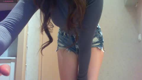 Snapshot of momentbeforedown chatting on 02-28-26, 12:11 Hailey online show from 02-28-26, 12:11