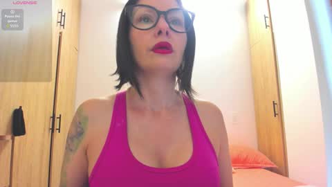 Snapshot of mommyfuckmilf_ chatting on 11-24-25, 12:16 Anny online show from 11-24-25, 12:16