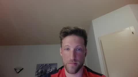 Snapshot of moms_little_monster chatting on 12-16-24, 03:54 moms_little_monster online show from 12-16-24, 03:54