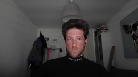 Snapshot of moms_little_monster chatting on 02-06-25, 08:39 moms_little_monster online show from 02-06-25, 08:39