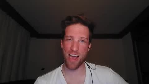 Snapshot of moms_little_monster chatting on 11-06-25, 08:10 moms_little_monster online show from 11-06-25, 08:10