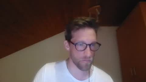 Snapshot of moms_little_monster chatting on 11-11-25, 09:04 moms_little_monster online show from 11-11-25, 09:04