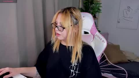 mon1ca_jones online show from 10-20-25, 01:17