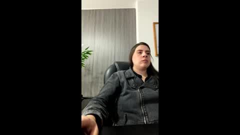 Mona online show from 09-30-25, 04:45