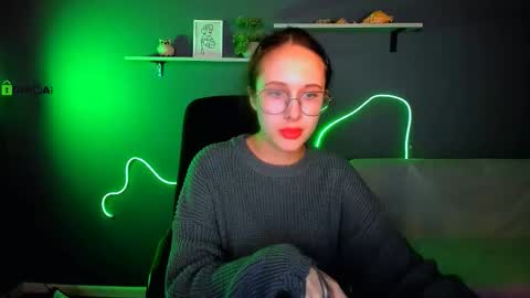 Mona  online show from 10-16-25, 08:10